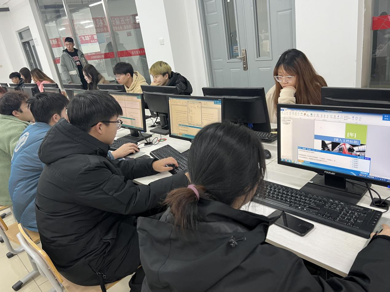 電子與信息工程學(xué)院成功舉辦第十五屆計算機教育信息咨詢活動